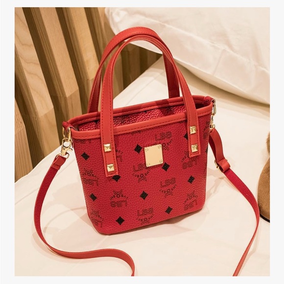 Red or Black Women’s Small Tote Bag NIP - Picture 6 of 14